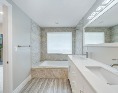 1357 Seward Street - Photo Thumbnail 21