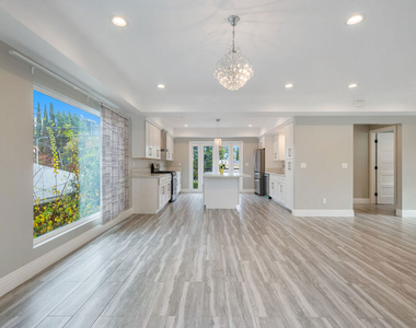 1357 Seward Street - Photo Thumbnail 8