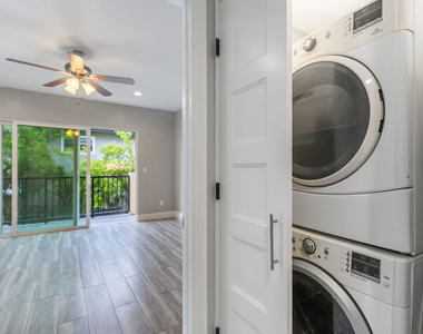 1357 Seward Street - Photo Thumbnail 31