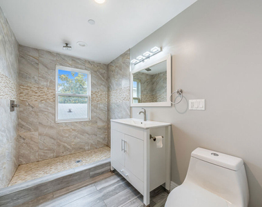 1357 Seward Street - Photo Thumbnail 29