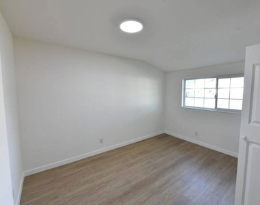 3125 Jacinto Avenue - Photo Thumbnail 8