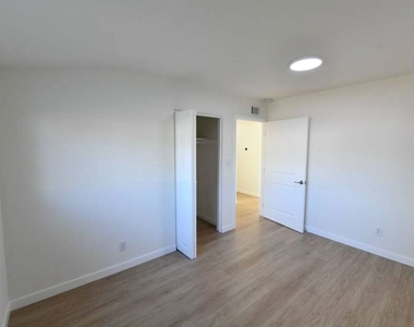 3125 Jacinto Avenue - Photo Thumbnail 7