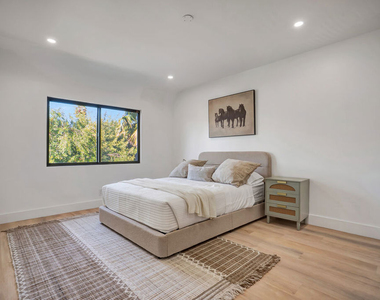 1145 S Longwood Avenue - Photo Thumbnail 16