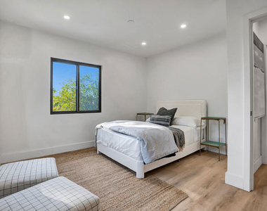 1145 S Longwood Avenue - Photo Thumbnail 21