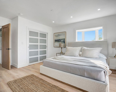 1145 S Longwood Avenue - Photo Thumbnail 24