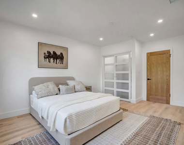 1145 S Longwood Avenue - Photo Thumbnail 17