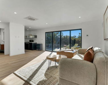 1145 S Longwood Avenue - Photo Thumbnail 33