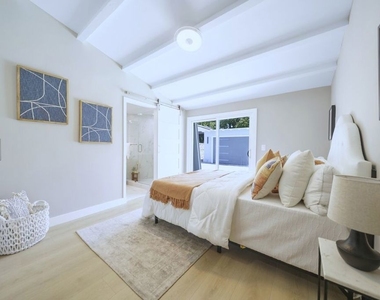 5628 Cleon Avenue - Photo Thumbnail 11