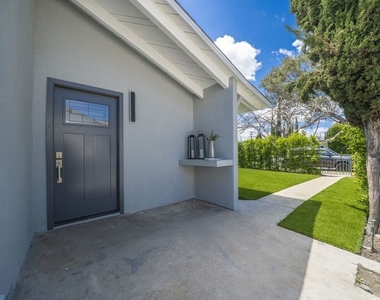 5628 Cleon Avenue - Photo Thumbnail 27