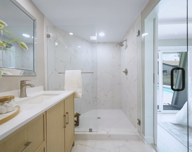 5628 Cleon Avenue - Photo Thumbnail 15