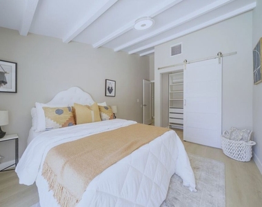 5628 Cleon Avenue - Photo Thumbnail 12