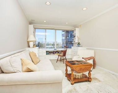 865 Comstock Avenue - Photo Thumbnail 11