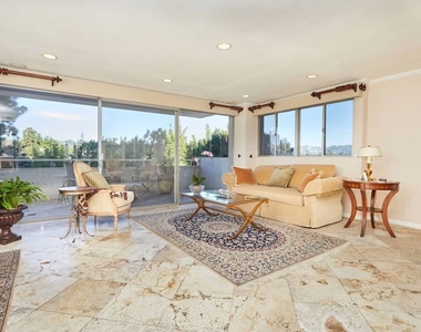 865 Comstock Avenue - Photo Thumbnail 5