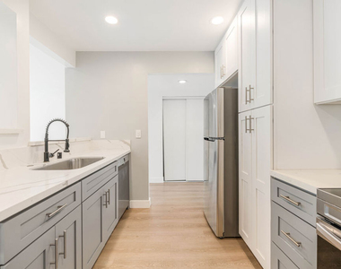 6275 Canterbury Drive - Photo Thumbnail 10