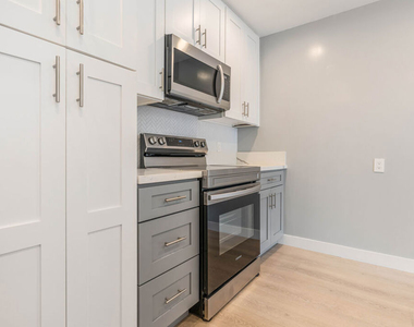 6275 Canterbury Drive - Photo Thumbnail 12