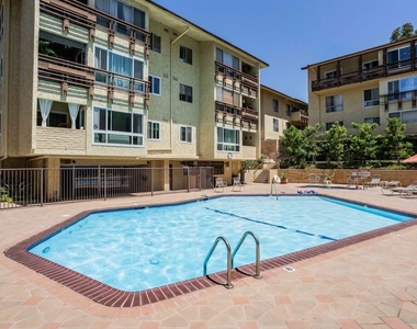 6275 Canterbury Drive - Photo Thumbnail 19