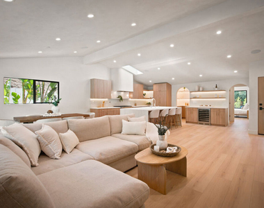 20466 Miranda Street - Photo Thumbnail 9