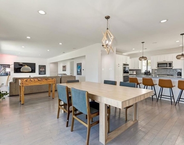 3201 Bonnie Hill Drive - Photo Thumbnail 7