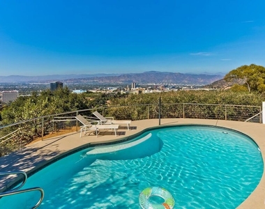 3201 Bonnie Hill Drive - Photo Thumbnail 24