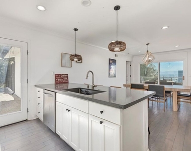 3201 Bonnie Hill Drive - Photo Thumbnail 11