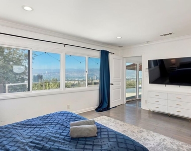 3201 Bonnie Hill Drive - Photo Thumbnail 14