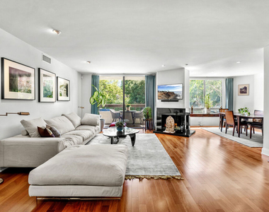 851 N Kings Road - Photo Thumbnail 1
