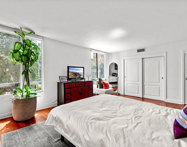 851 N Kings Road - Photo Thumbnail 15