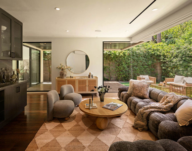 527 Norwich Drive - Photo Thumbnail 8