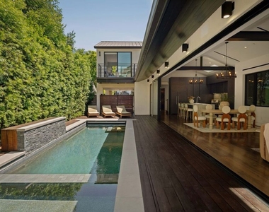 527 Norwich Drive - Photo Thumbnail 2
