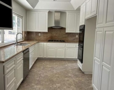 1024 Laguna Terrace - Photo Thumbnail 12