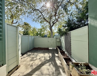 5262 Village Green - Photo Thumbnail 14