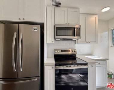 5262 Village Green - Photo Thumbnail 4