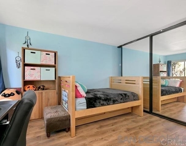 2376 Caringa Way - Photo Thumbnail 15