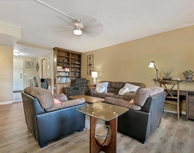 2376 Caringa Way - Photo Thumbnail 11