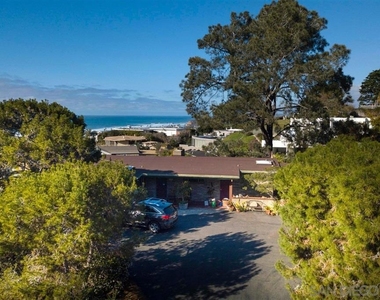 422 Culebra St. - Photo Thumbnail 3