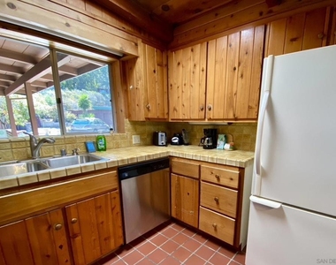 422 Culebra St. - Photo Thumbnail 15