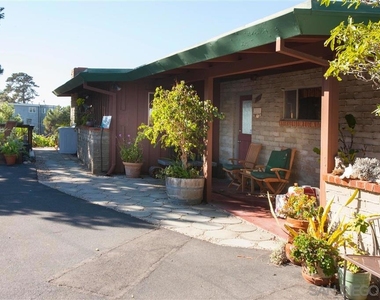 422 Culebra St. - Photo Thumbnail 2