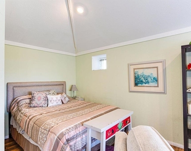 5037 Crestland Drive - Photo Thumbnail 10