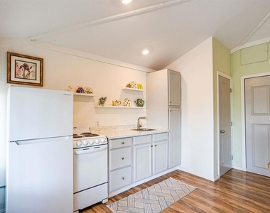 5037 Crestland Drive - Photo Thumbnail 8