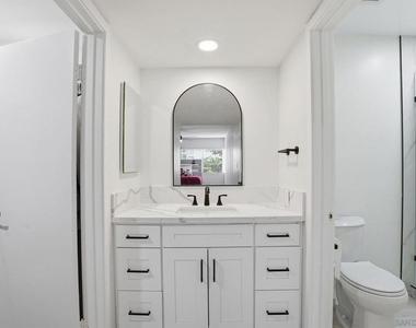 6864 Hyde Park Drive - Photo Thumbnail 7