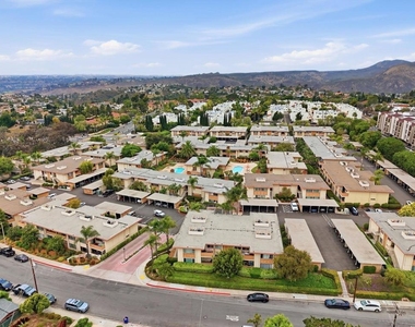 6864 Hyde Park Drive - Photo Thumbnail 20