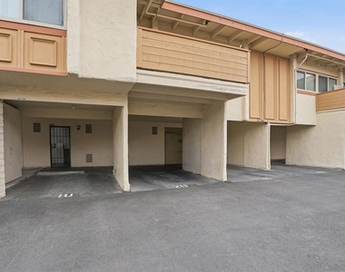 6864 Hyde Park Drive - Photo Thumbnail 15