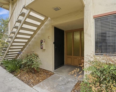 6864 Hyde Park Drive - Photo Thumbnail 13