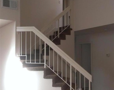 4117 Lost Springs Drive - Photo Thumbnail 8