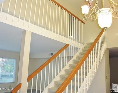 893 Lindawood Street - Photo Thumbnail 5