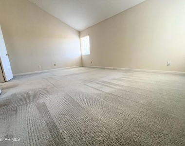 893 Lindawood Street - Photo Thumbnail 16