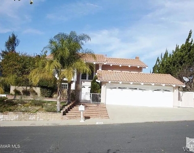 893 Lindawood Street - Photo Thumbnail 1