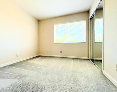 893 Lindawood Street - Photo Thumbnail 20