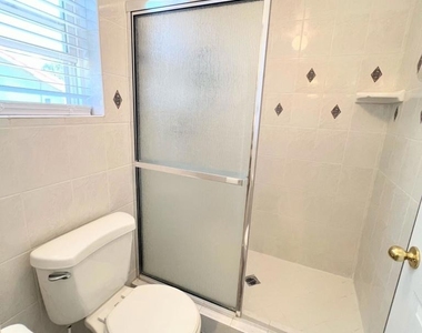 893 Lindawood Street - Photo Thumbnail 19