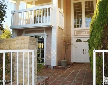 893 Lindawood Street - Photo Thumbnail 3